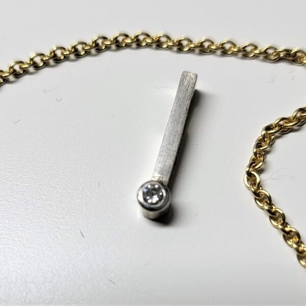 Sticks and Stones schlichter Silberanhänger mit Brillant