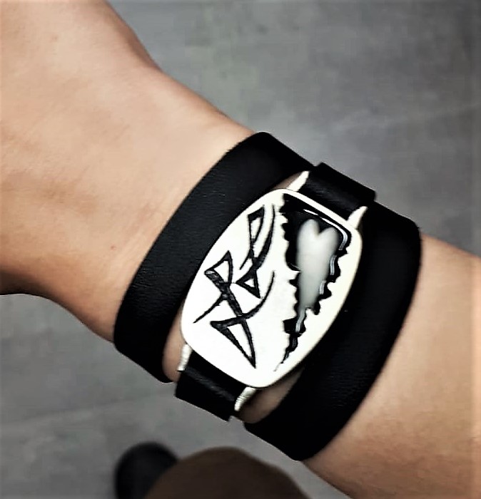3 Armband mit Federsteganstoss mit Initialen 3