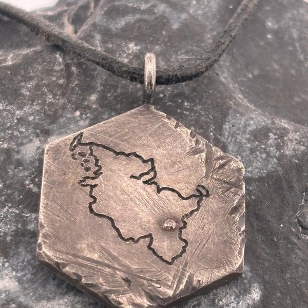Premium Anhänger für Kette aus 925 Silber „Heimathafen Lübeck“ mit Diamant