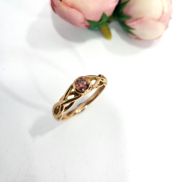 Verlobungsring Rotgold mit Diamant handgemacht (1)